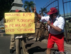 Seorang Siswa SD Demo Minta KPK Berantas Korupsi di Situbondo