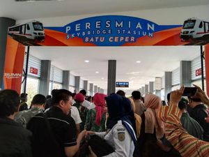 Skybridge St Batu Ceper Beroperasi, Manjakan Penumpang KRL-KA Bandara