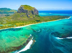 Ada Air Terjun Bawah Laut di Mauritius, Kok Bisa?