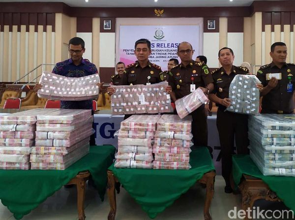 Ini Tumpukan Uang Rp 36 M Yang Disita Kejati Aceh