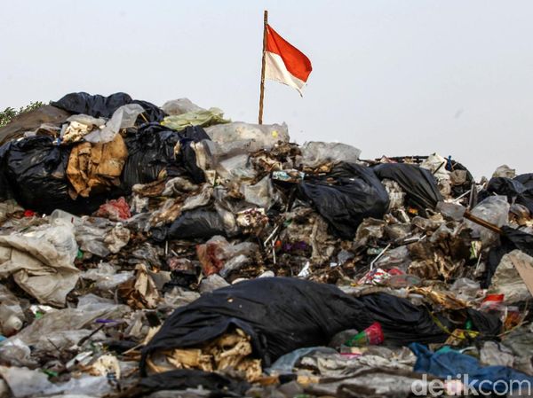 Potret Nyata Tumpukan Sampah Plastik di Sekitar Kita