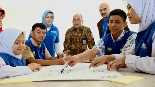 Dorong Digitalisasi Sekolah di Program Madrasah BootCamp