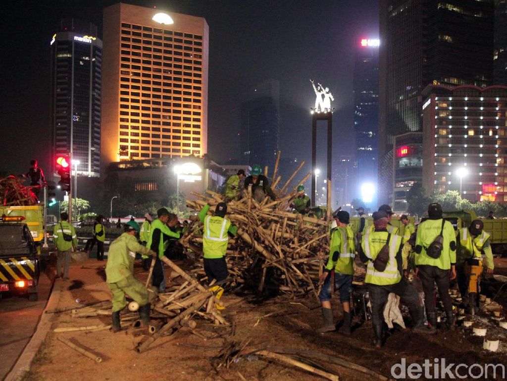 Bambu Getah Getih Rp 550 Juta Dibongkar, PKB: Nggak Masalah, Bukan Pakai APBD Bambu Getah Getih Rp 550 Juta Dibongkar, PKB: Nggak Masalah, Bukan Pakai APBD