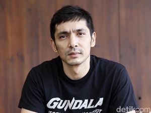 Abimana Beri Semangat Komikus Indonesia untuk Terus Berkarya Abimana Beri Semangat Komikus Indonesia untuk Terus Berkarya
