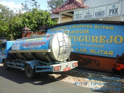 Kiriman Air Terus Disalurkan ke Blitar Selatan yang Kekeringan