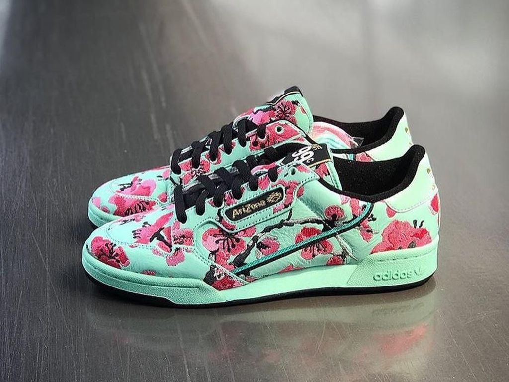 Adidas Rilis Sneakers Kolaborasi dengan Brand Minuman, Dijual Rp 14 Ribuan Adidas Rilis Sneakers Kolaborasi dengan Brand Minuman, Dijual Rp 14 Ribuan