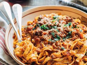 Ini Jenis Pasta yang Paling Cocok Dipadu Saus Bolognese Ini Jenis Pasta yang Paling Cocok Dipadu Saus Bolognese