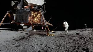 Deretan Foto Panorama Pendaratan Bulan yang Baru Dirilis NASA