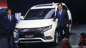 Mitsubishi Outlander PHEV Dibandrol Rp 1,2 Miliar