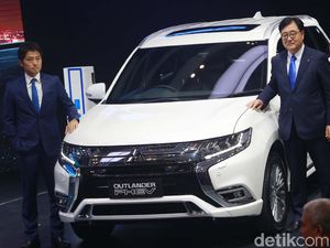Mitsubishi Outlander PHEV Dibandrol Rp 1,2 Miliar Mitsubishi Outlander PHEV Dibandrol Rp 1,2 Miliar