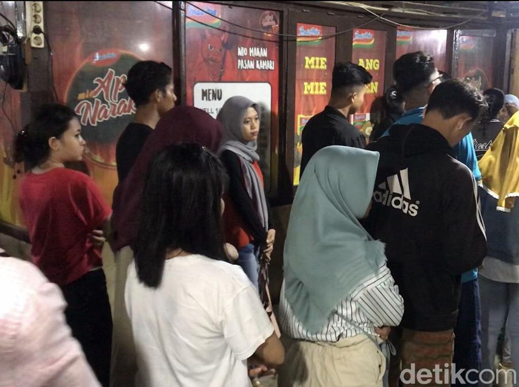 Satpol PP Padang akan Tertibkan Tempat Makan yang Pakai Nama Neraka Satpol PP Padang akan Tertibkan Tempat Makan yang Pakai Nama Neraka