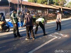 Motor Tabrak Truk Hendak Masuk Pabrik, Pasutri di Pasuruan Tewas
