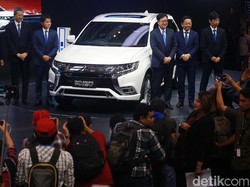 Sstss, Baterai Outlander PHEV Bisa Tahan Sampai 10 Tahun