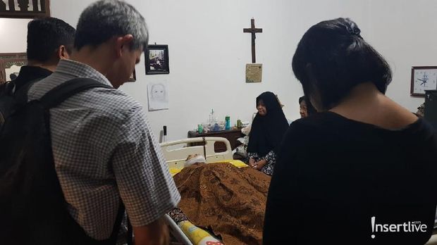 Anak Arswendo Atmowiloto: Bapak Orangtua Luar Biasa