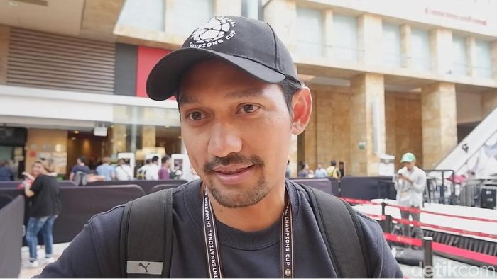 Ibnu Jamil menyaksikan Manchester United di ICC 2019 Singapura (Rifqi Ardita/detikSport) Ibnu Jamil menyaksikan Manchester United di ICC 2019 Singapura (Rifqi Ardita/detikSport)