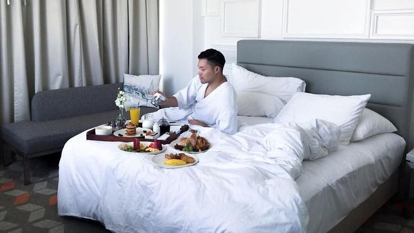 Laporkan Lucinta Luna ke Polisi, Ini Gaya Kulineran Rivelino Wardhana