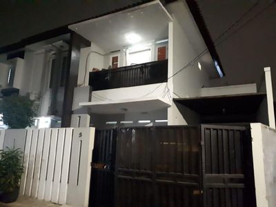 Rumah Putih Saksi Bisu Penangkapan Nunung karena Sabu