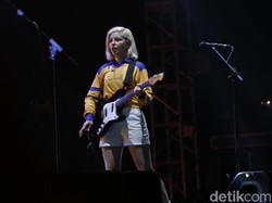 Bersenang-senang Bareng Alvvays di We The Fest 2019