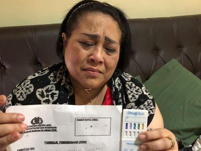Ini Potret Nunung Saat Diciduk Polisi terkait Sabu