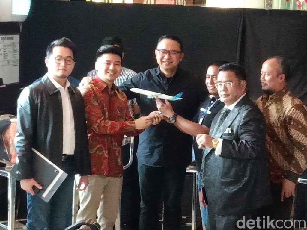 Karyawan Garuda Cabut Laporan Terhadap YouTuber Rius Vernandes Karyawan Garuda Cabut Laporan Terhadap YouTuber Rius Vernandes