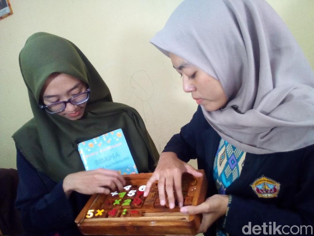 Brama, Alat Peraga Braille Matematika Karya Mahasiswa UMK Brama, Alat Peraga Braille Matematika Karya Mahasiswa UMK