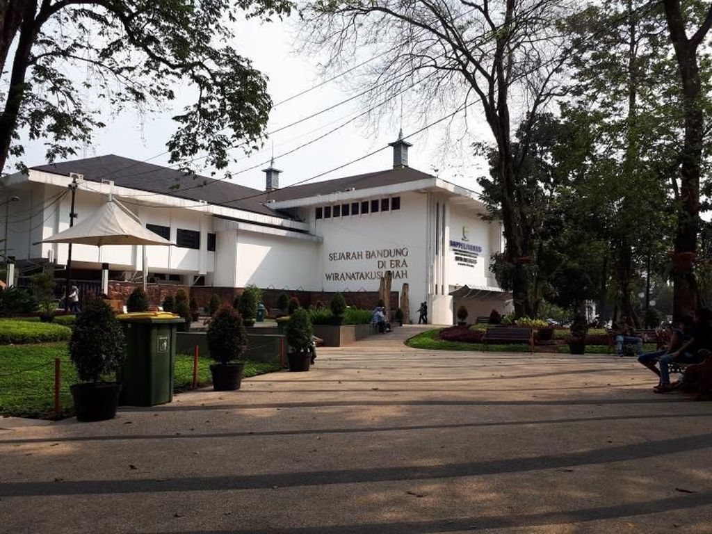 Bisa Belajar dan Bermain di Taman Sejarah Bandung Bisa Belajar dan Bermain di Taman Sejarah Bandung