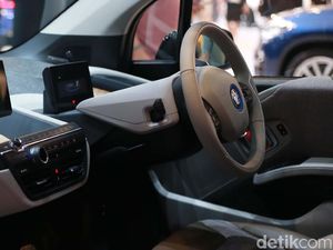 BMW i3s Tidak Bisa Diproduksi di Indonesia BMW i3s Tidak Bisa Diproduksi di Indonesia