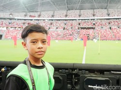 Gugupnya Firman Si Ball Boy Menyaksikan Christian Eriksen cs