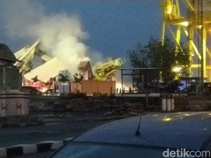 Kebakaran Kontainer di Lokasi Crane Roboh Tak Halangi Evakuasi