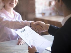 5 Tips Sukses Bangun Karier bagi Fresh Graduate