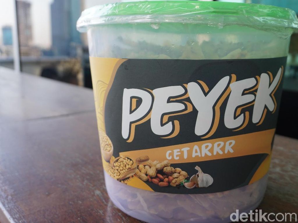 Ibunda Syahrini Jual Rempeyek Rp 200 Ribu, Apa Kata Mereka? Ibunda Syahrini Jual Rempeyek Rp 200 Ribu, Apa Kata Mereka?