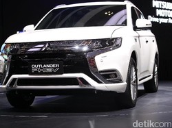 Tembus Rp 1,2 Miliar, Outlander PHEV Terpesan 40 Unit