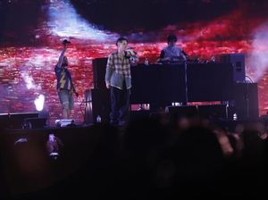 Penampilan Membius Rad Museum dan Dean di We The Fest