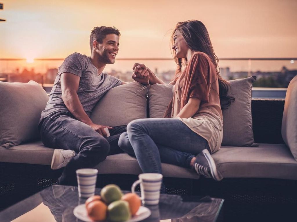 Bercinta atau Makan Malam, Lebih Sehat Mana Duluan? Bercinta atau Makan Malam, Lebih Sehat Mana Duluan?