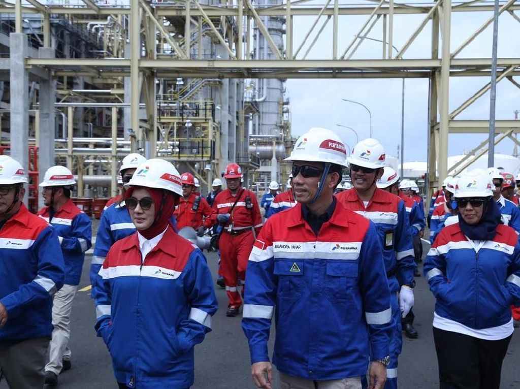 Ditemani Nicke, Arcandra Tinjau Kilang Pertamina di Cilacap Ditemani Nicke, Arcandra Tinjau Kilang Pertamina di Cilacap