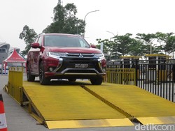 Impresi Singkat dengan Mitsubishi Outlander Versi Ramah Lingkungan