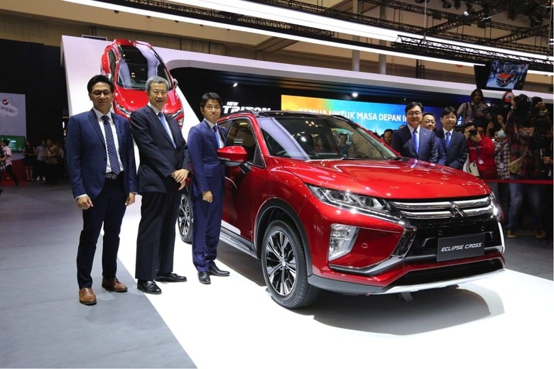 Eclipse Cross, salah satu kendaraan baru yang dikenalkan Mitsubishi Motors di GIIAS 2019 (Foto: Dok. MMKSI) Eclipse Cross, salah satu kendaraan baru yang dikenalkan Mitsubishi Motors di GIIAS 2019 (Foto: Dok. MMKSI)