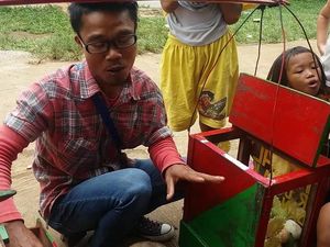 Punya Suara Merdu dan Jago Ngomong, Tukang Rujak Bebek Ini Jadi Viral