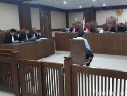 Pengusaha Bernard Kalalo Didakwa Suap Bupati Talaud Rp 595 Juta