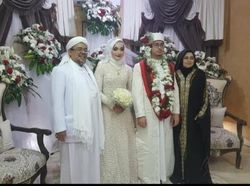 Potret Bahagia Habib Rizieq Nikahkan Sang Putri di Tanah Suci