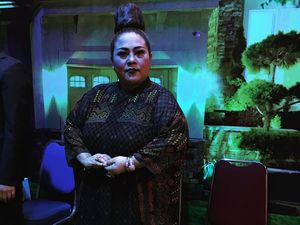 Jenguk Nunung ke Polda, Anak Bawakan Ini Jenguk Nunung ke Polda, Anak Bawakan Ini