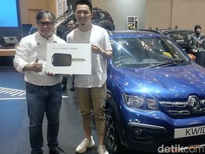 Omesh Pilih Mobil yang Anti-mainstream Omesh Pilih Mobil yang Anti-mainstream