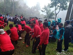 Kejari Madiun Raya Peringati Hari Adhyaksa ke-59 di Gunung Lawu