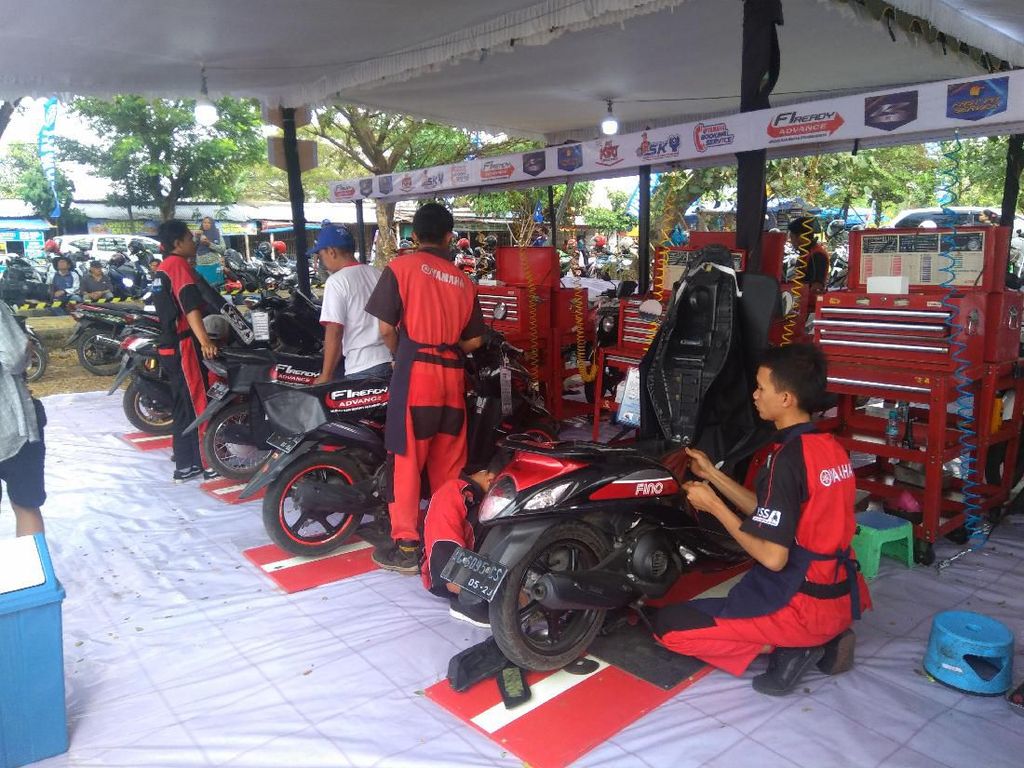 Bagi Warga Kediri, Ada Service dan Ganti Oli Gratis di GOR Jayabaya! Bagi Warga Kediri, Ada Service dan Ganti Oli Gratis di GOR Jayabaya!