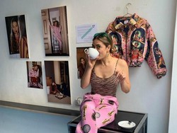 Desainer Jadi Kontroversi karena Rancang Pakaian Bergambar Dewi Hindu