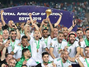 Sujud Syukur Aljazair Usai Menangi Piala Afrika 2019