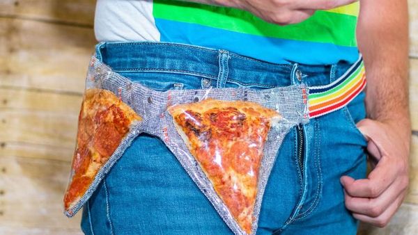 Kalau Barang-Barang Nggak Penting Ini Dijual, Kamu Mau Beli?