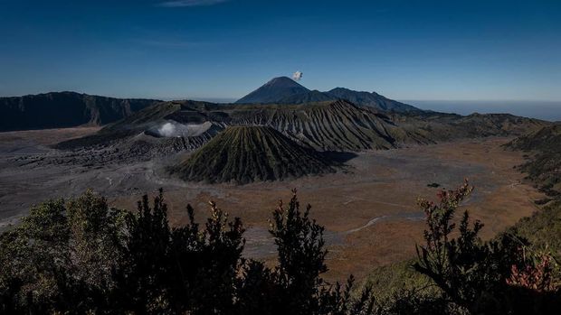 Sisi Gunung Bromo yang Mirip Planet Lain