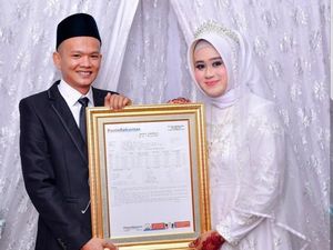 Unik! Pria Ini Jadikan Saham Sebagai Mas Kawin Unik! Pria Ini Jadikan Saham Sebagai Mas Kawin
