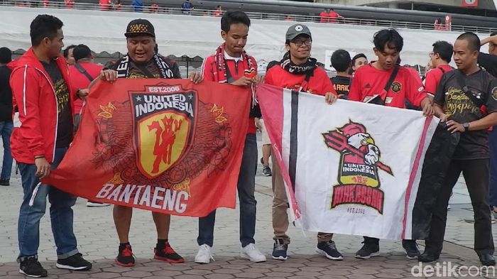 Ribuan fans Manchester United sudah memadati National Stadium, Singapura, jelang pertandingan MU vs Inter Milan di International Champions Cup 2019. (Foto: Rifqi Ardita Widianto/detikSport) Ribuan fans Manchester United sudah memadati National Stadium, Singapura, jelang pertandingan MU vs Inter Milan di International Champions Cup 2019. (Foto: Rifqi Ardita Widianto/detikSport)